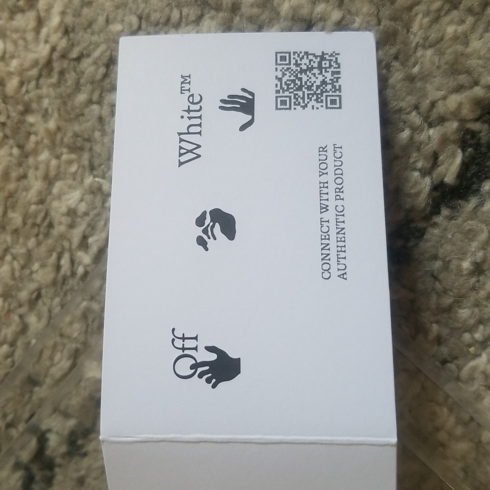 OFF-WHITE New iphone 12 hard shell Arrow Case NEW in Box - Picture 7 of 9
